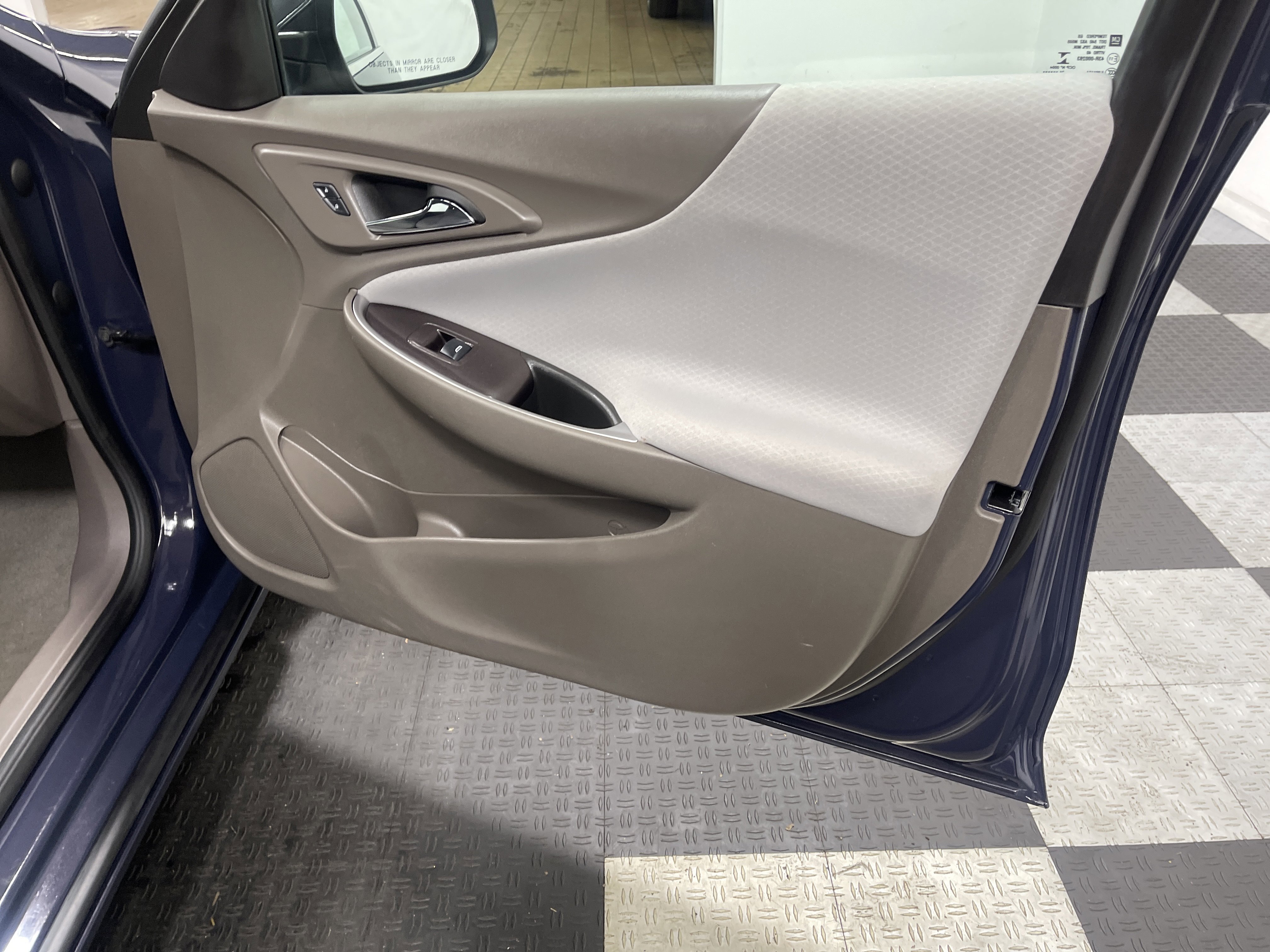 Used 2025 Chevrolet Malibu LT image 23