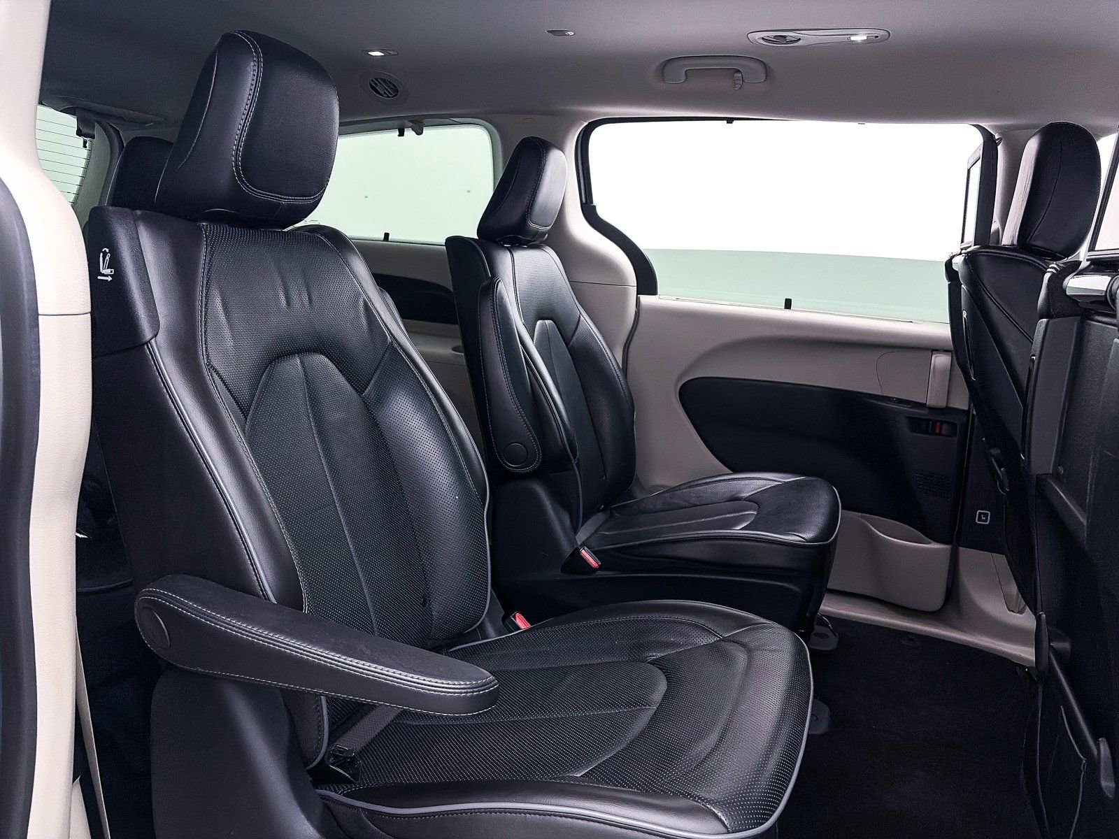 Used 2020 Chrysler Pacifica Limited w/ Advanced Safetytec Group image 39