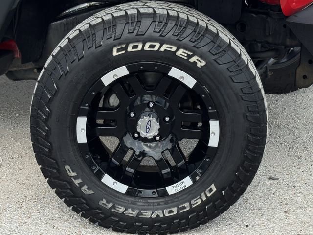 Used 2014 Jeep Wrangler Unlimited Sport w/ Connectivity Group image 29