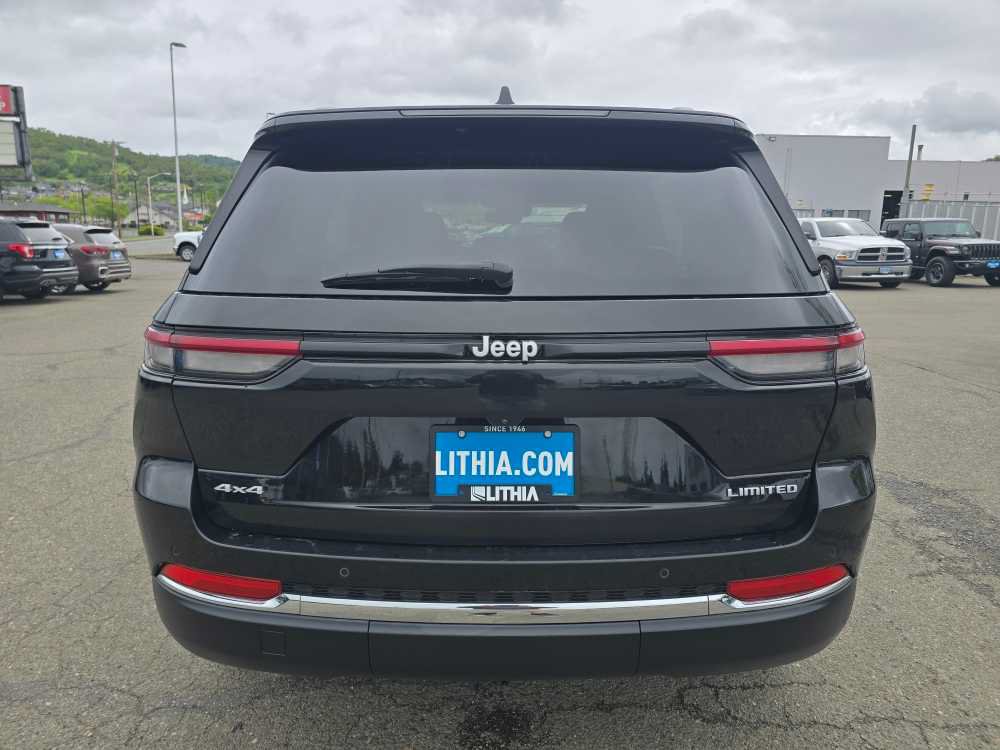 Used 2024 Jeep Grand Cherokee Limited AWD/4WD image 4