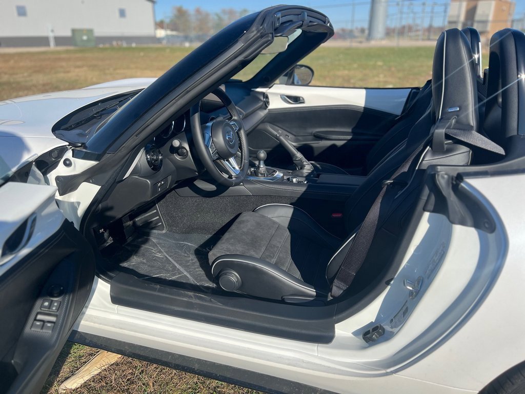 New 2025 MAZDA MX-5 Miata Club w/ Brembo/BBS Recaro Package image 6
