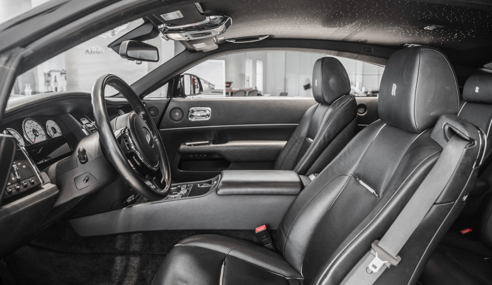 Used 2016 Rolls-Royce Wraith RWD image 3