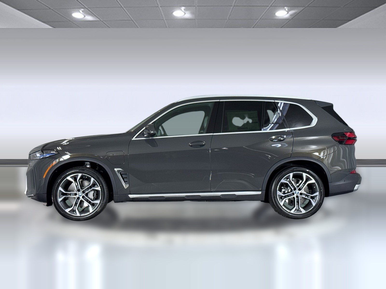 New 2026 BMW X5 xDrive50e AWD/4WD image 2