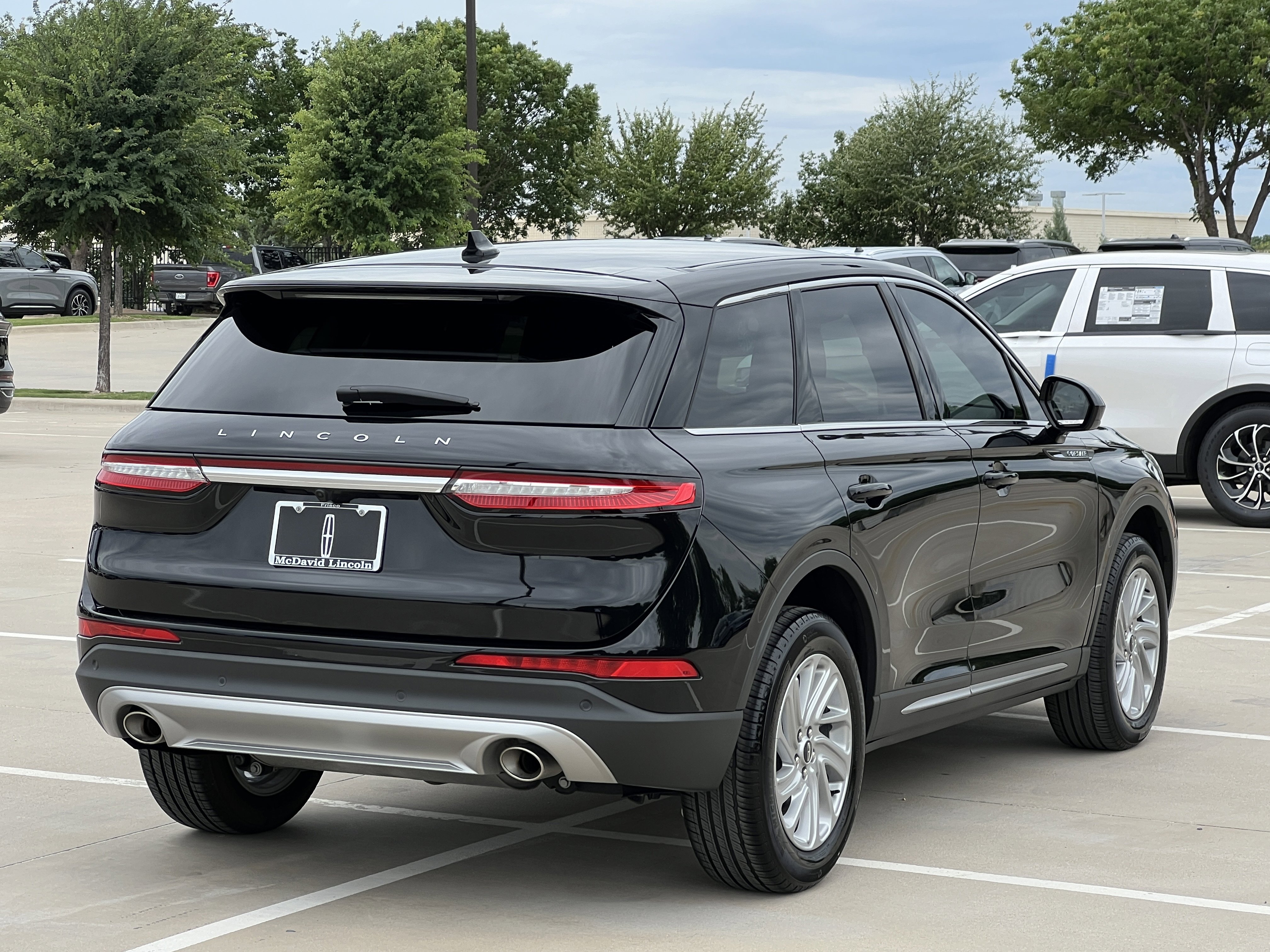 Certified 2024 Lincoln Corsair FWD image 9