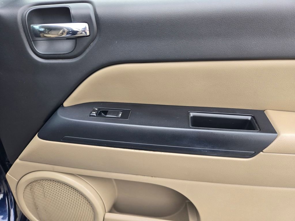 Used 2016 Jeep Compass Sport w/ Power Value Group image 8