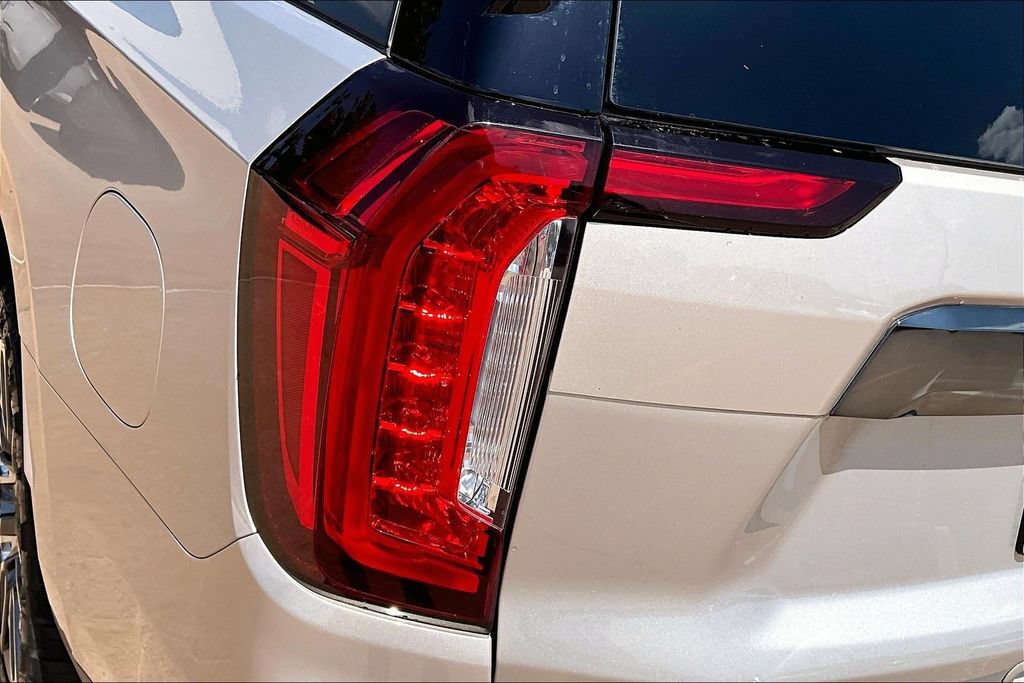 Used 2024 GMC Yukon Denali Ultimate AWD/4WD image 31