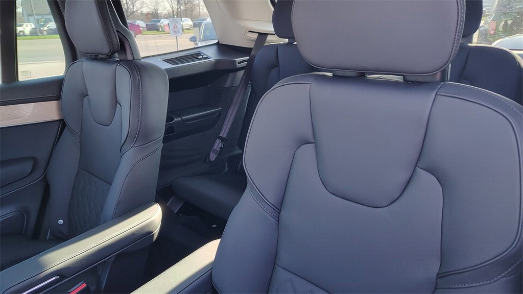 New 2026 Volvo XC90 B6 Plus image 28