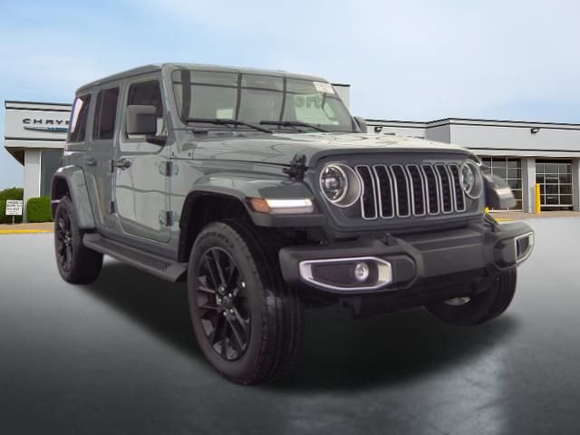 Used 2025 Jeep Wrangler Sahara 4xe image 4