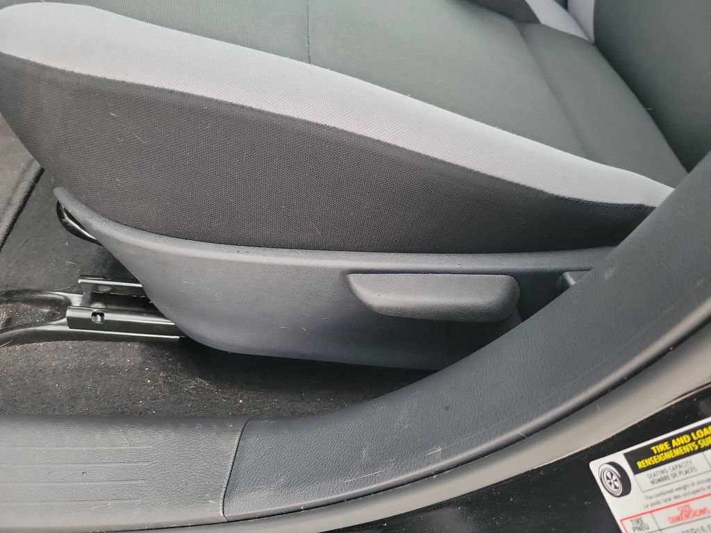 New 2025 Nissan Versa S w/ Trunk Package FWD image 19