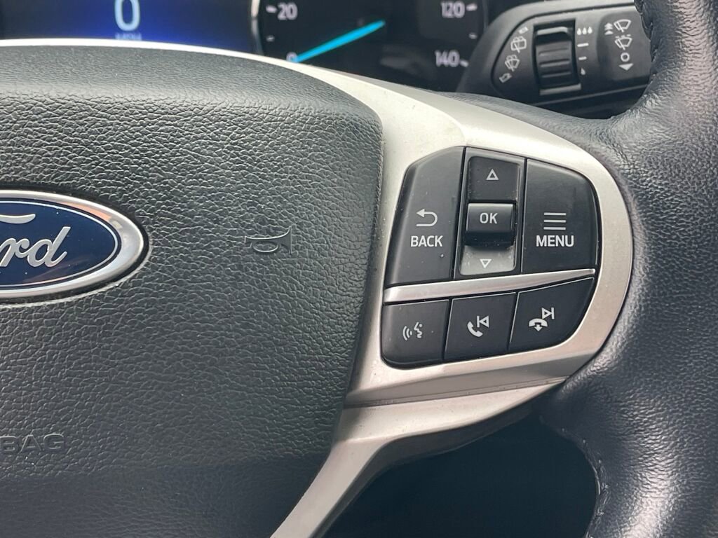 Used 2023 Ford Explorer XLT w/ Equipment Group 202A AWD/4WD image 18