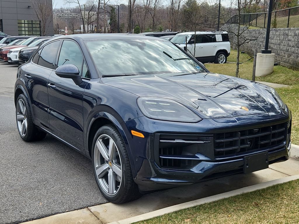 Used 2024 Porsche Cayenne Coupe image 10