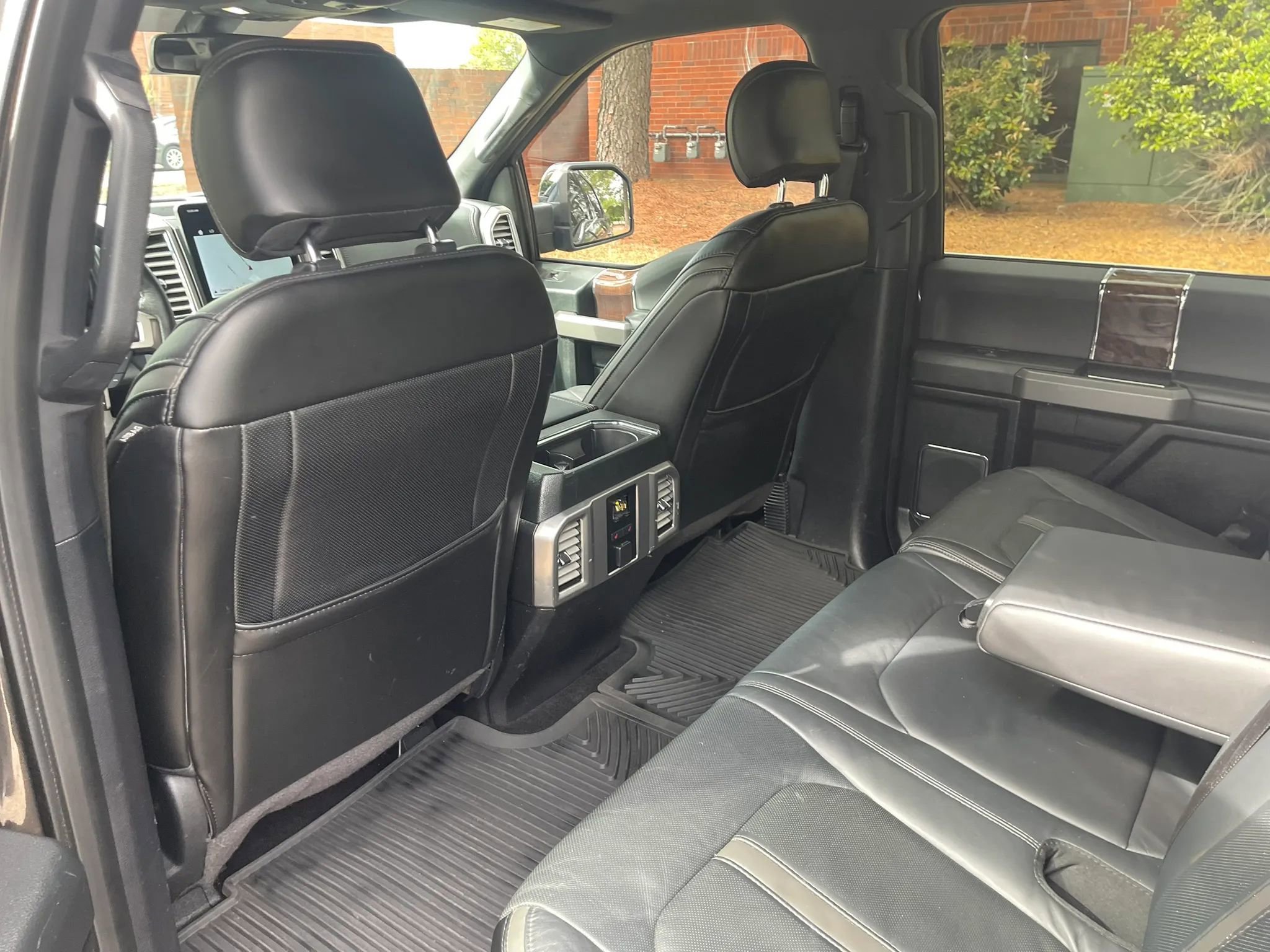 Used 2016 Ford F150 Platinum w/ Equipment Group 701A Luxury image 12