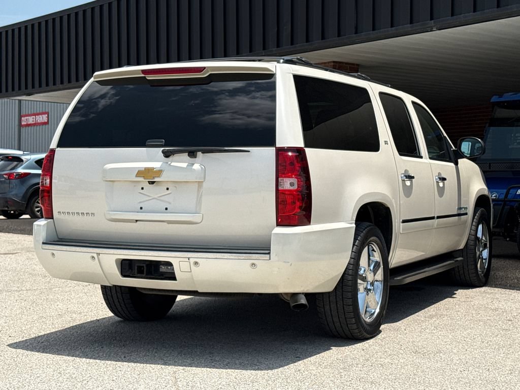Used 2013 Chevrolet Suburban LTZ RWD image 9