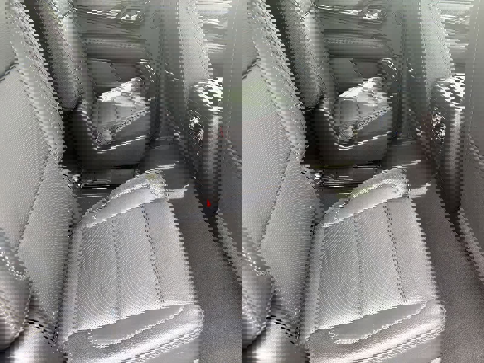 Used 2023 GMC Yukon Denali image 13