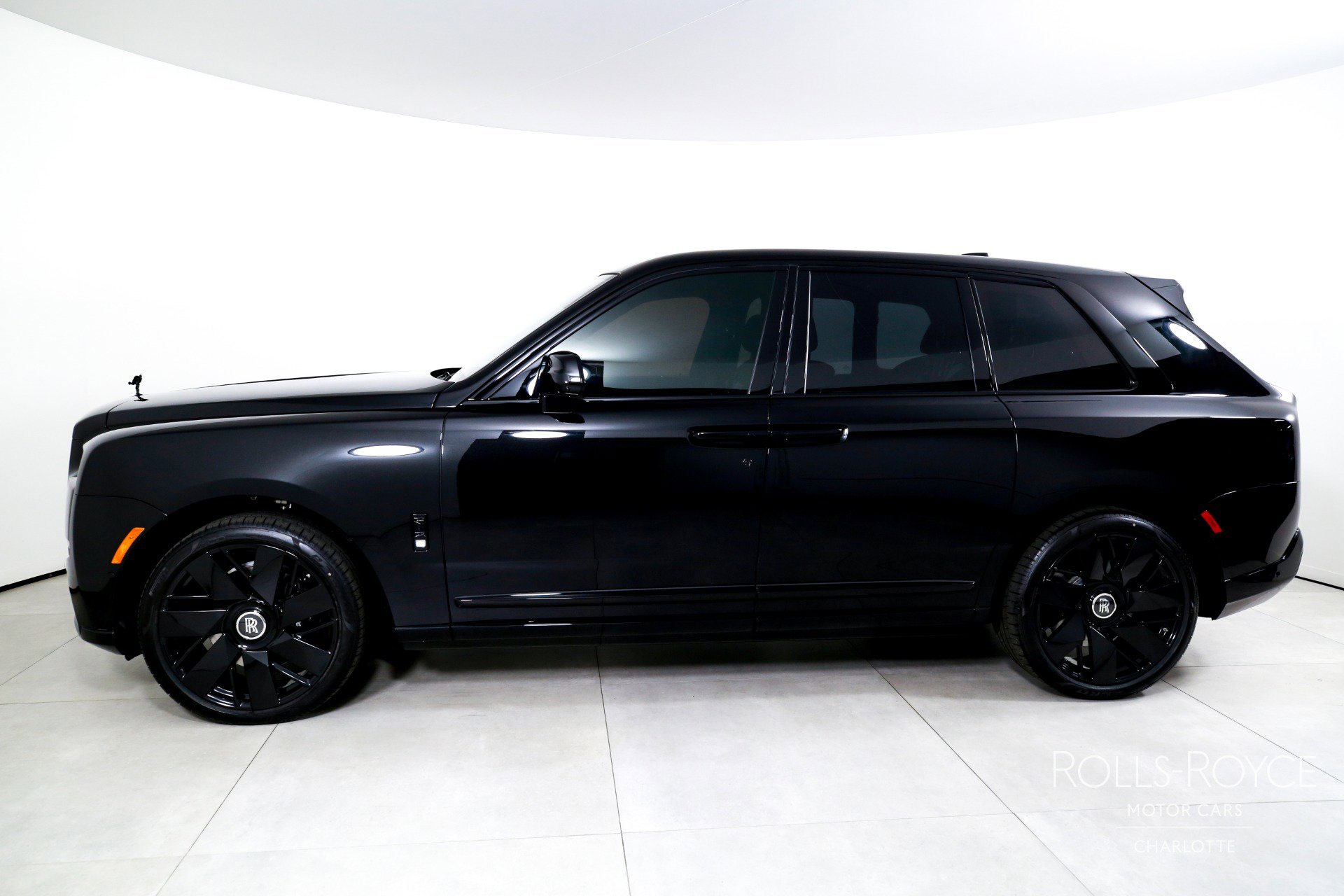 Used 2026 Rolls-Royce Cullinan image 3