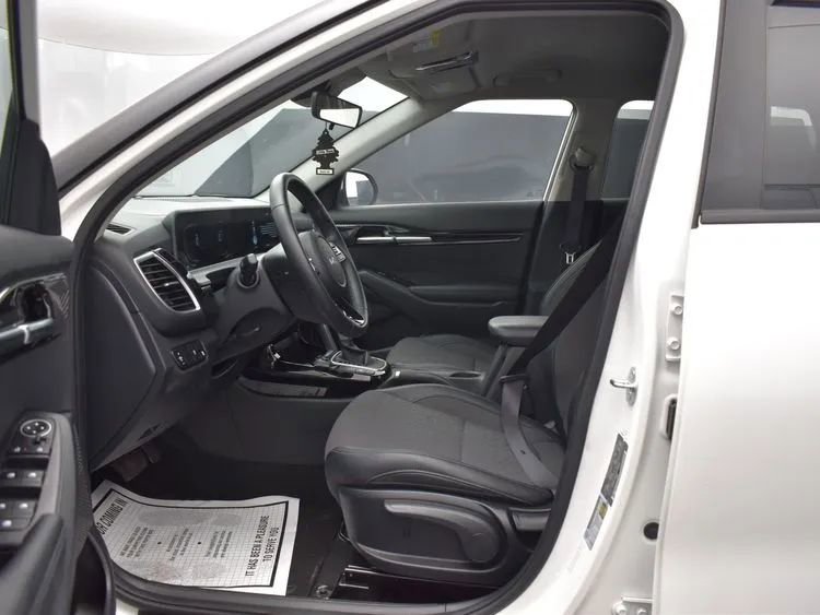 Used 2025 Kia Seltos S FWD image 14