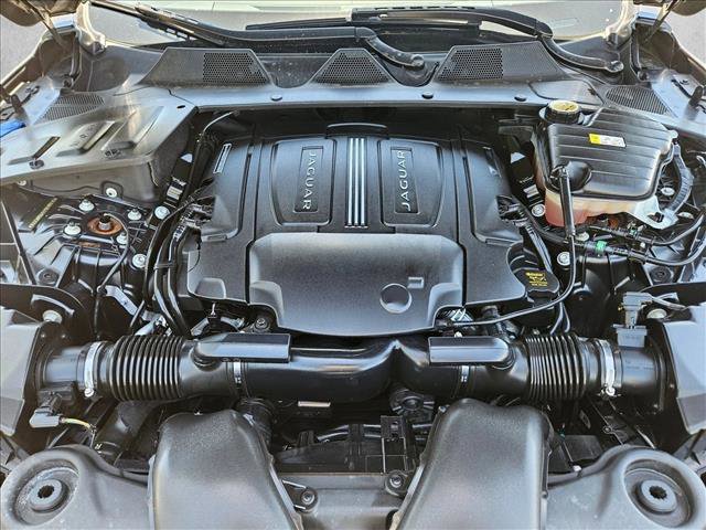 Used 2017 Jaguar XJ L Portfolio RWD image 24
