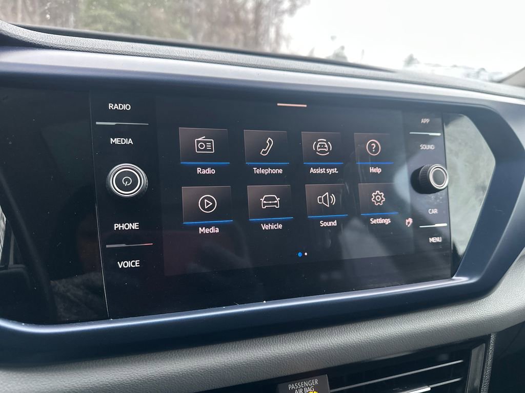 Certified 2022 Volkswagen Taos SE image 9