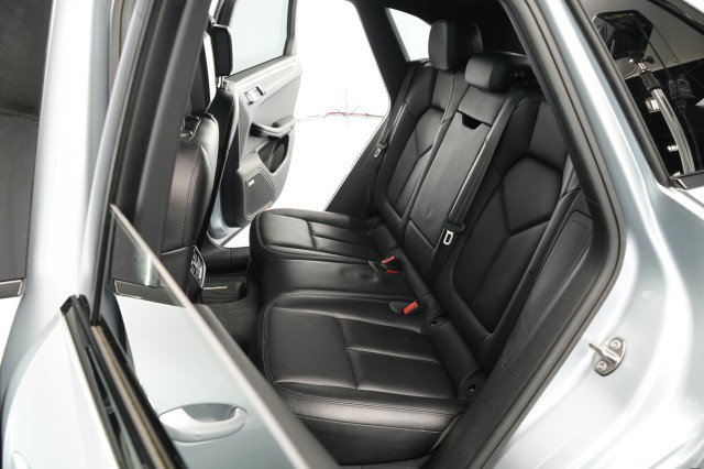 Used 2018 Porsche Macan S AWD/4WD image 46
