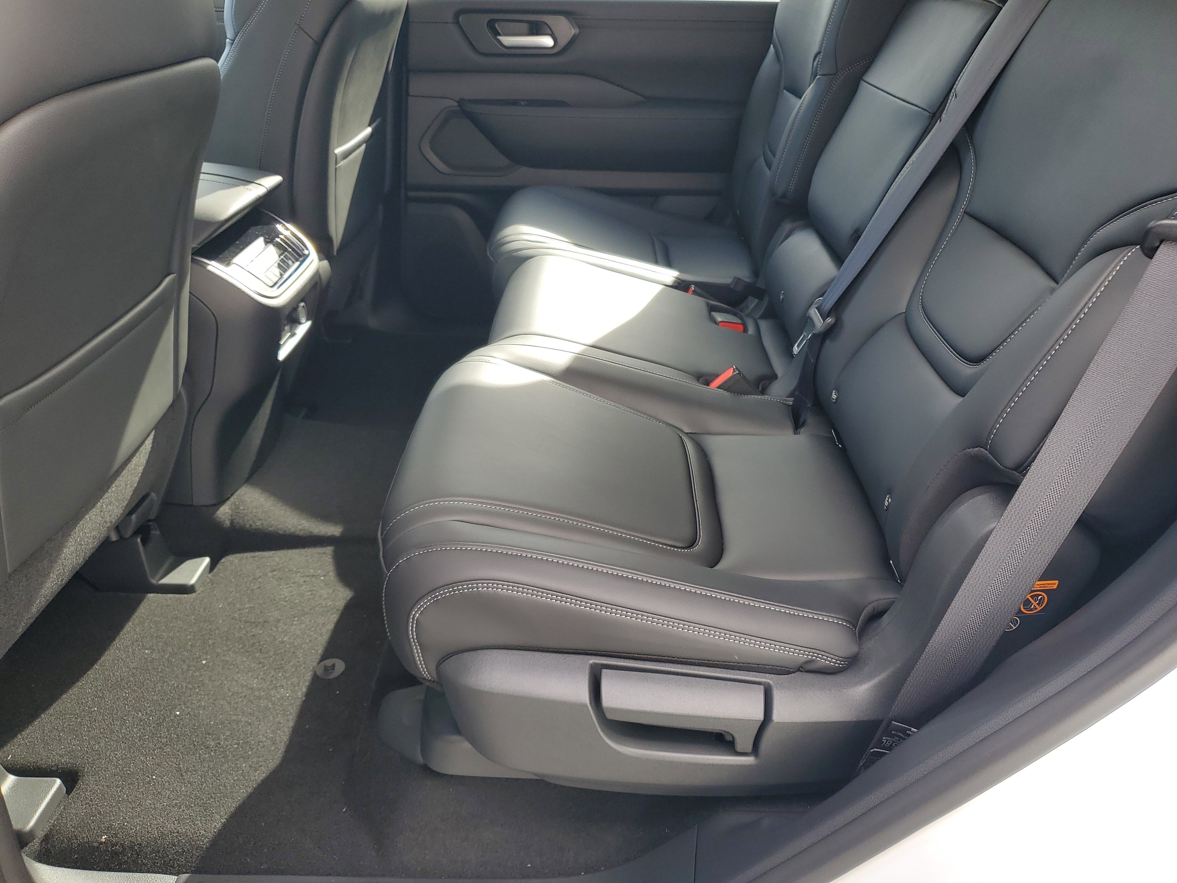 New 2026 Nissan Armada SV image 18