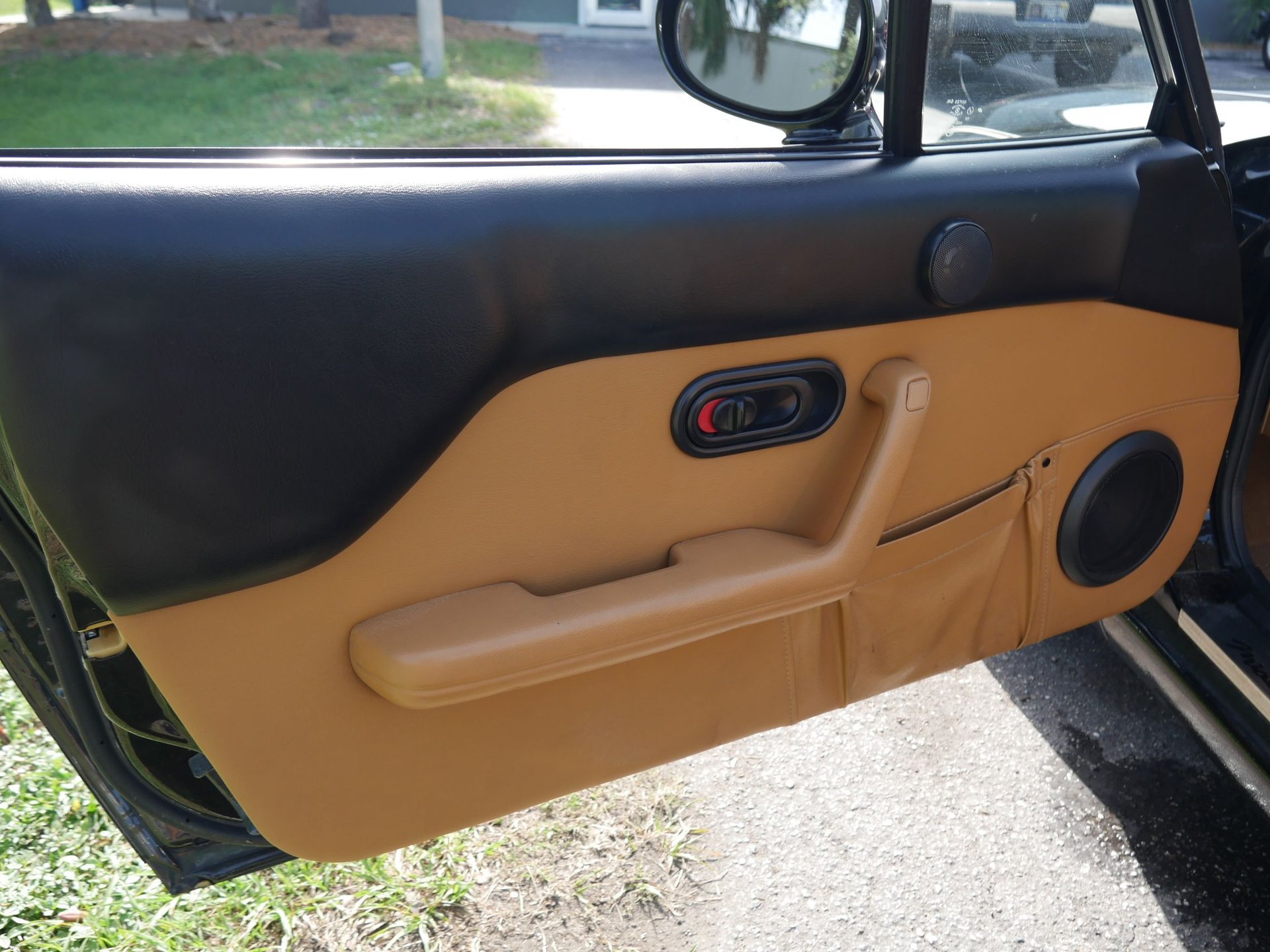 Used 1997 MAZDA MX-5 Miata RWD image 44