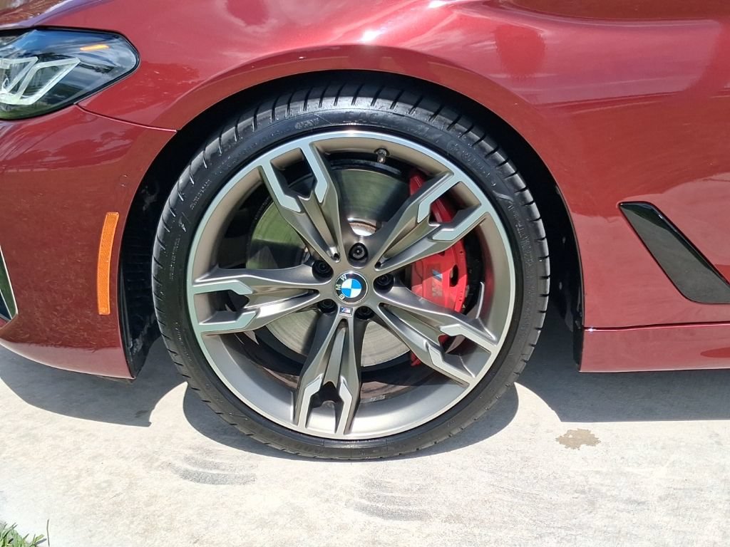 Used 2021 BMW M550i xDrive w/ Dynamic Handling Package AWD/4WD image 3