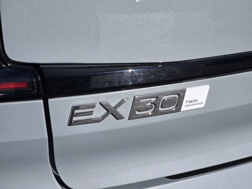 Used 2025 Volvo EX30 Plus w/ Protection Package Premier AWD/4WD image 13