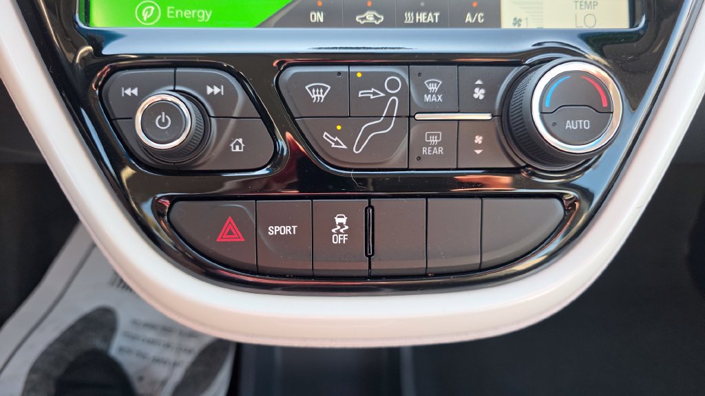 Used 2020 Chevrolet Bolt LT FWD image 32