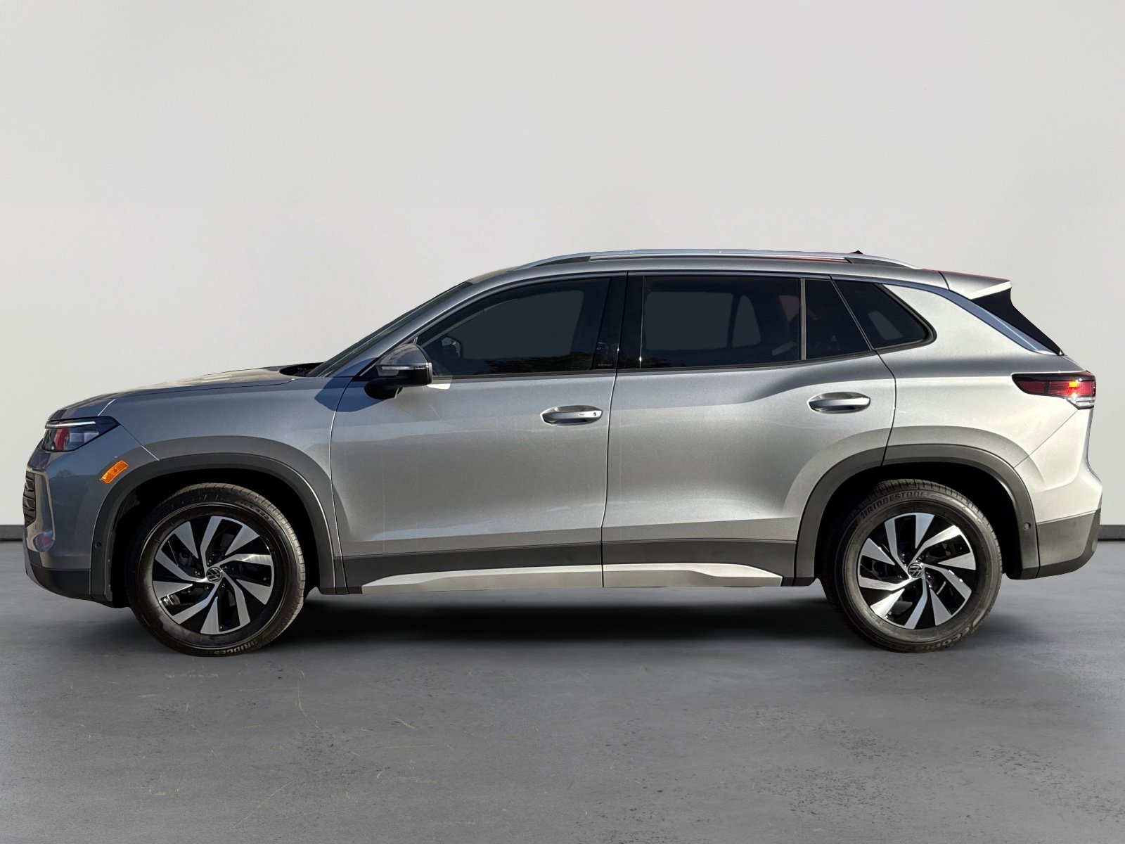 New 2026 Volkswagen Tiguan S FWD image 3