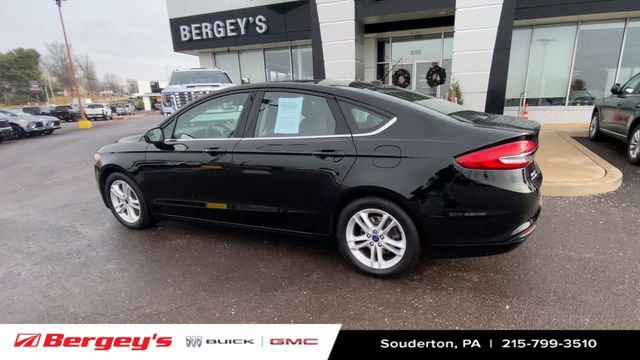 Used 2018 Ford Fusion SE w/ Fusion SE Technology Package image 8