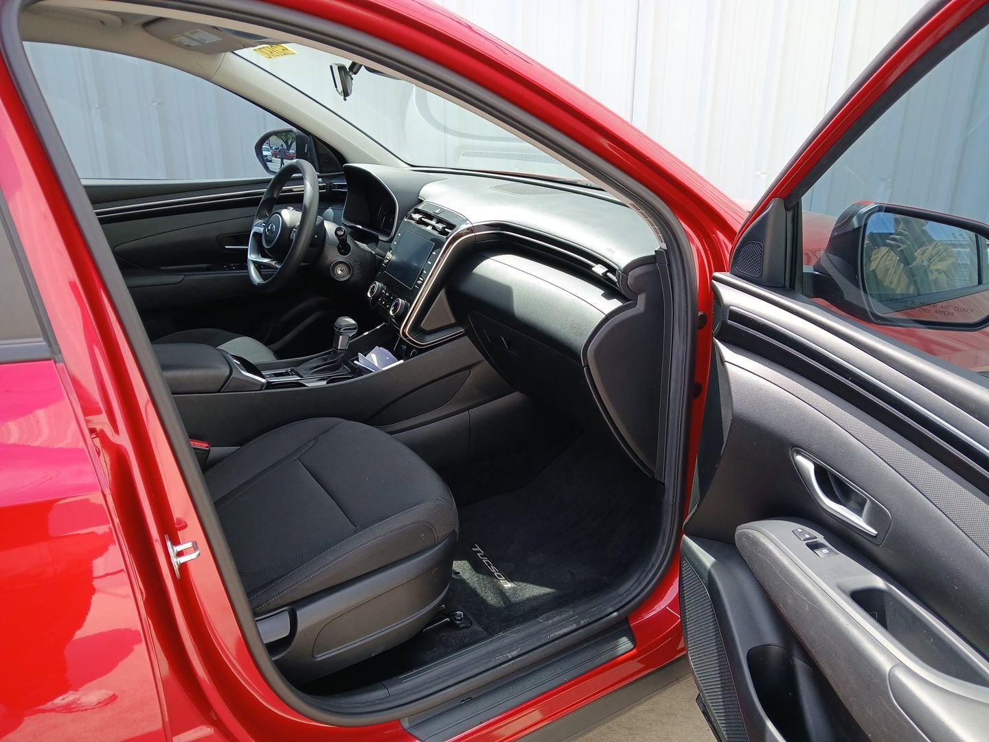 Used 2023 Hyundai Tucson SE w/ Cargo Package AWD/4WD image 16