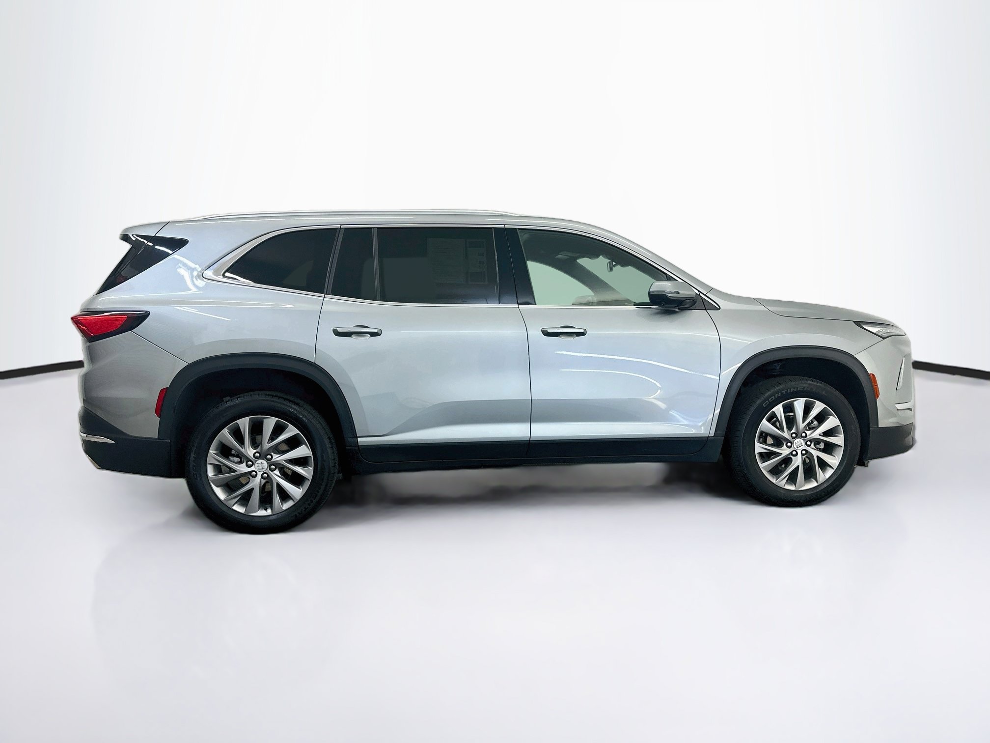Used 2025 Buick Enclave Preferred AWD/4WD image 10
