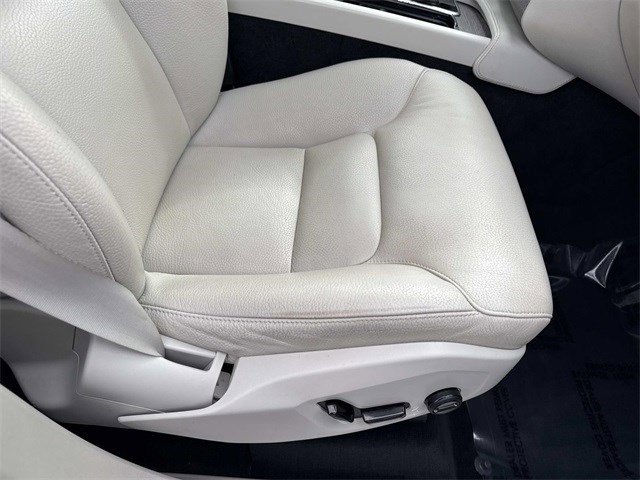 Used 2023 Volvo XC90 B6 Plus image 10