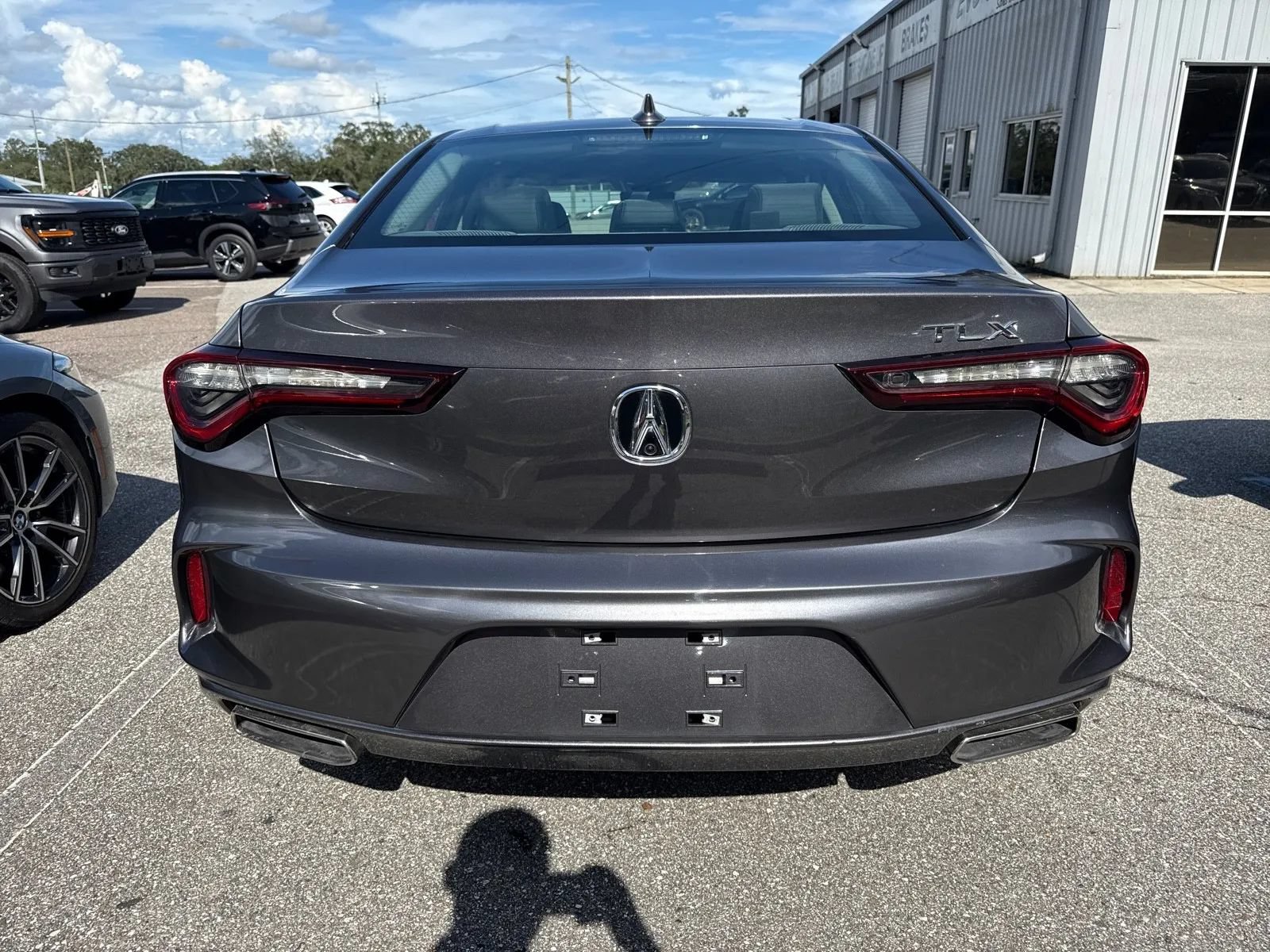 Used 2023 Acura TLX FWD image 9