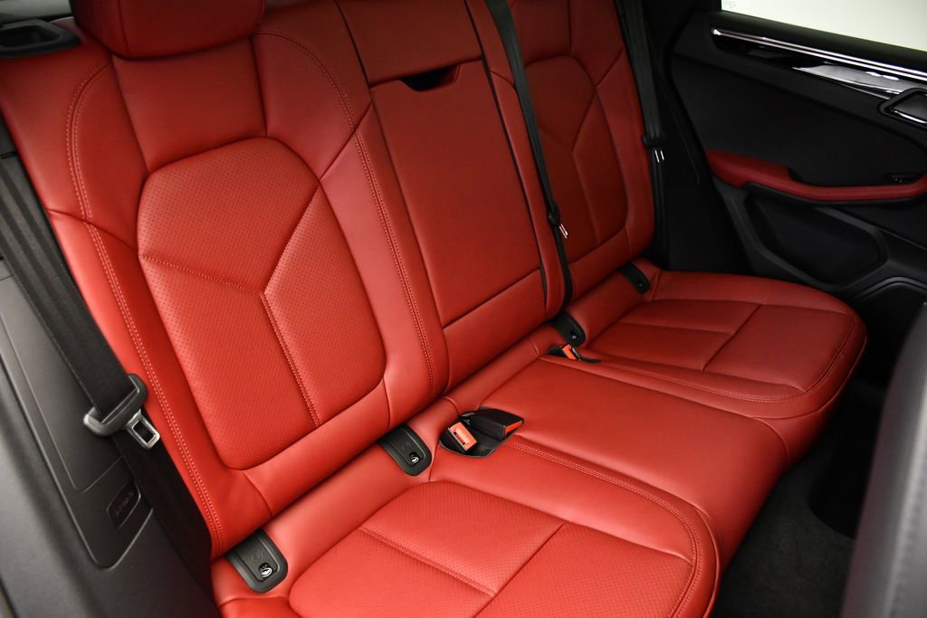 Used 2025 Porsche Macan image 56