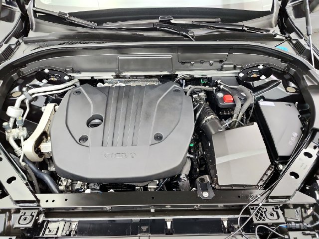 Certified 2026 Volvo XC60 B5 Plus AWD/4WD image 34
