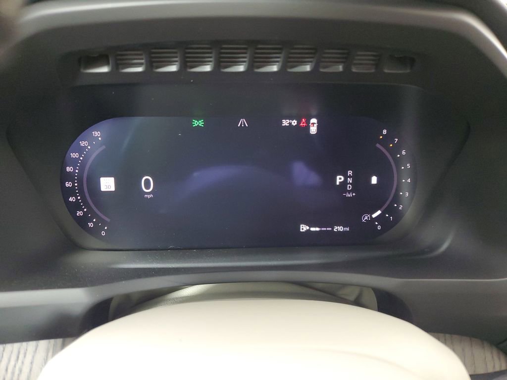 Certified 2024 Volvo XC90 B5 Plus w/ Protection Package Premier image 30