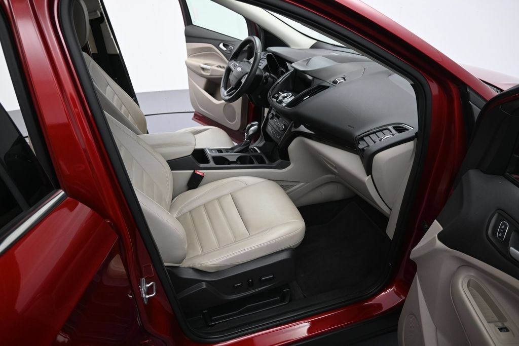 Used 2019 Ford Escape Titanium AWD/4WD image 37