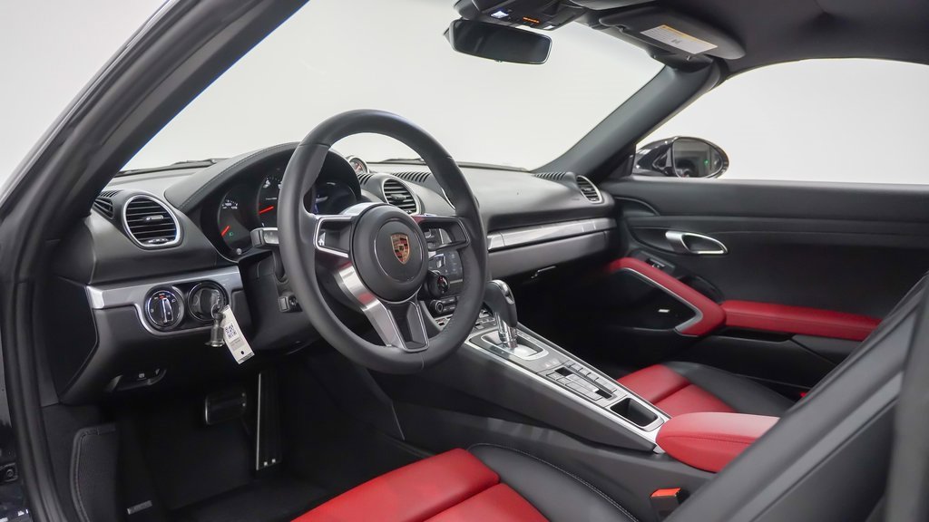 Used 2025 Porsche 718 Boxster image 4