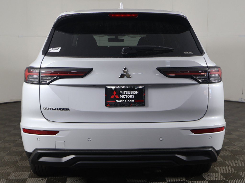 New 2026 Mitsubishi Outlander ES AWD/4WD image 12