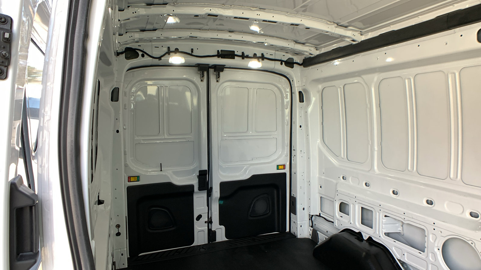 Used 2024 Ford Transit 250 148 Medium Roof Extended AWD image 22