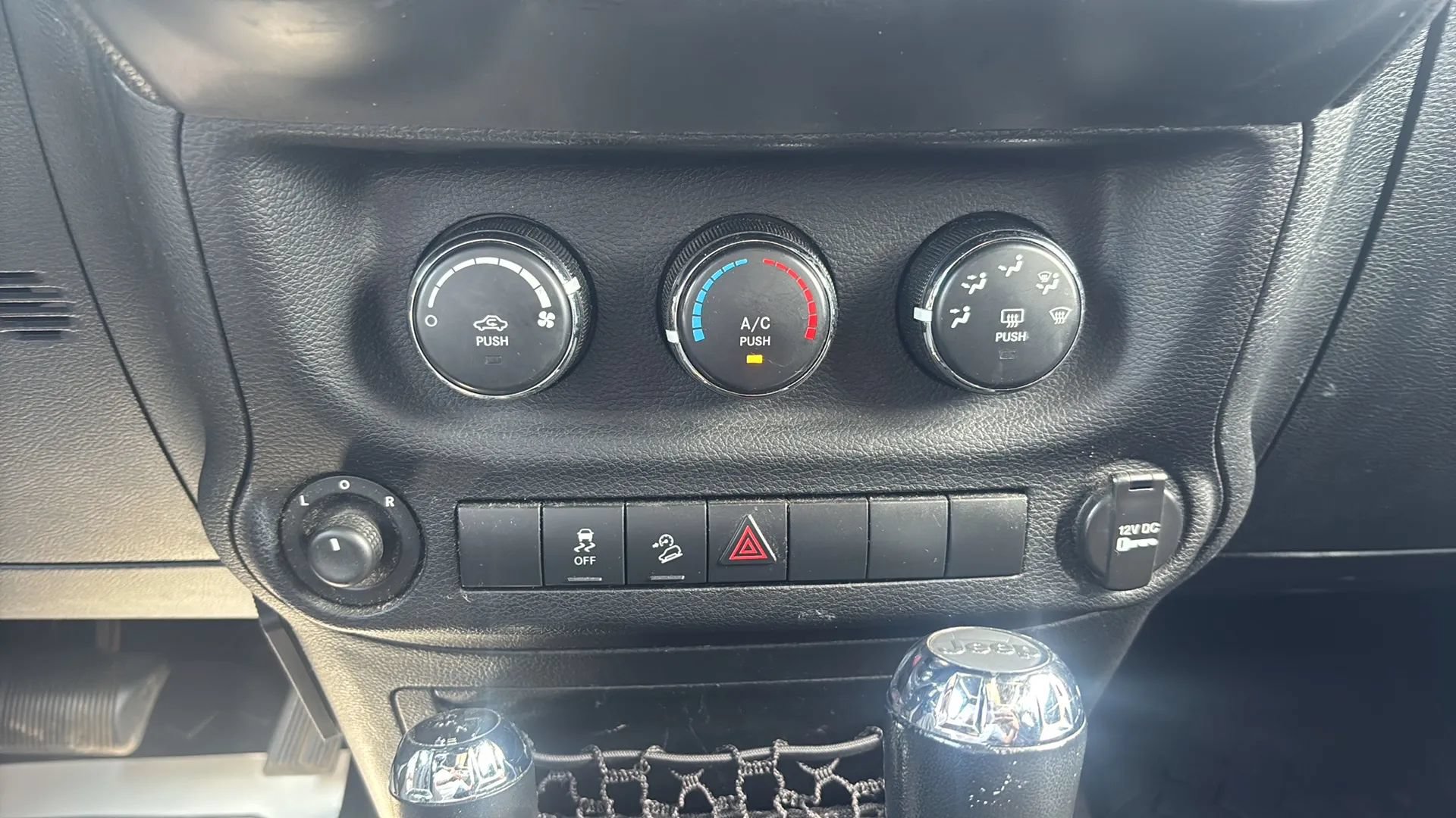 Used 2013 Jeep Wrangler Unlimited Sport AWD/4WD image 24