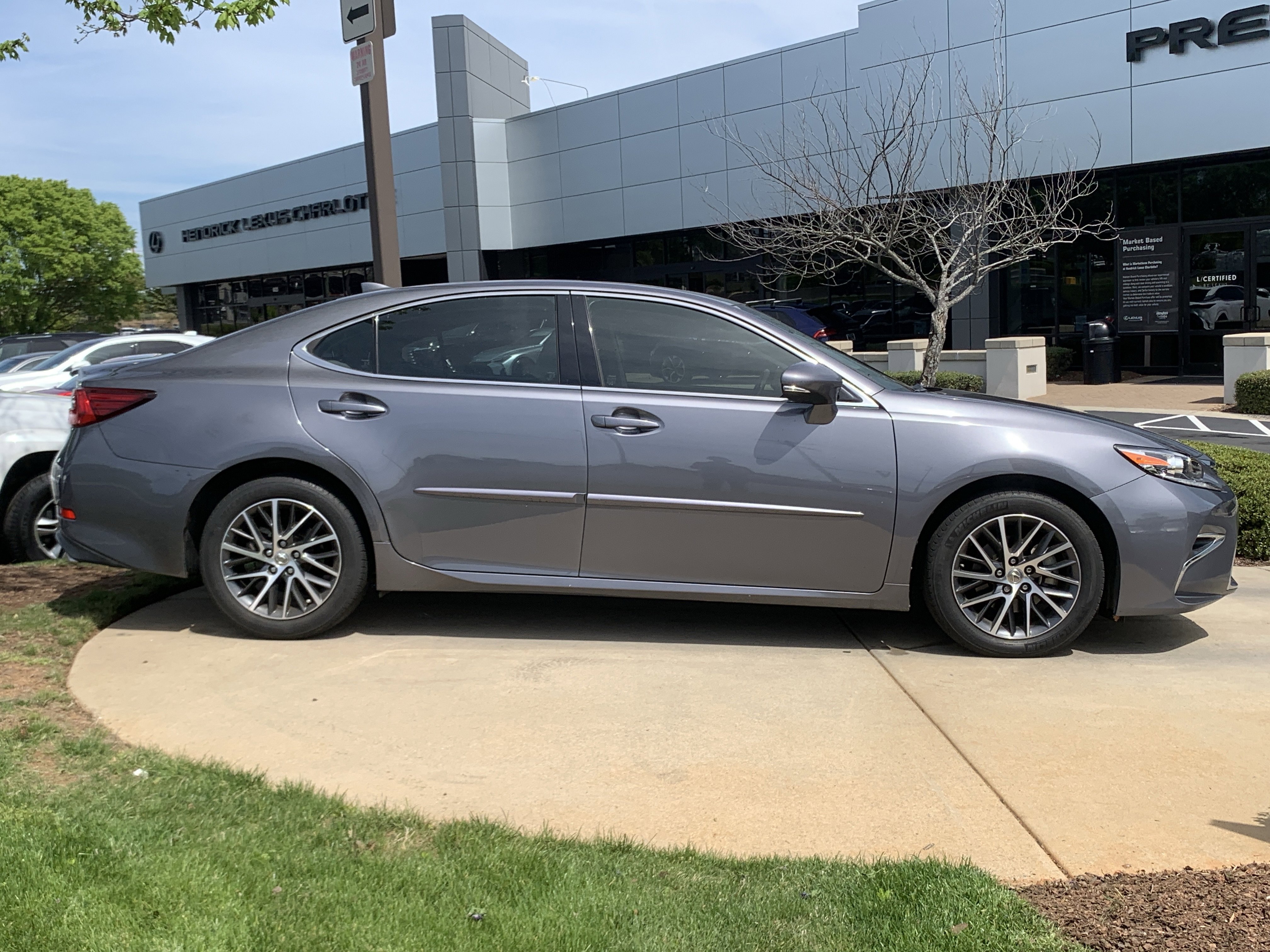 Used 2013 Lexus ES 350 w/ Luxury Pkg image 8