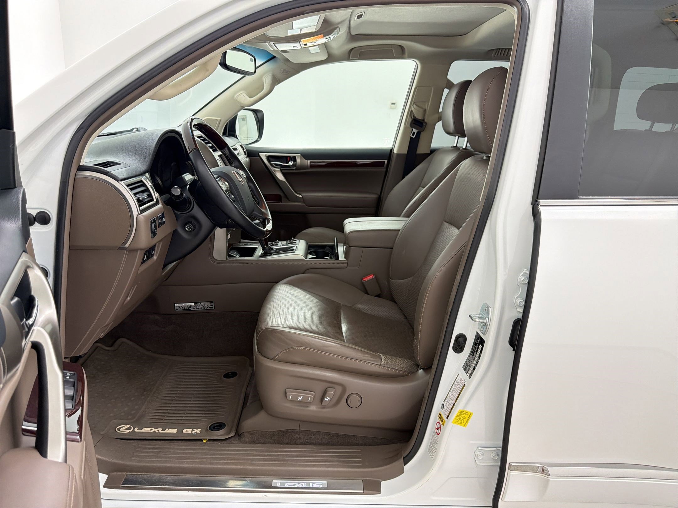 Used 2019 Lexus GX 460 Luxury AWD/4WD image 5