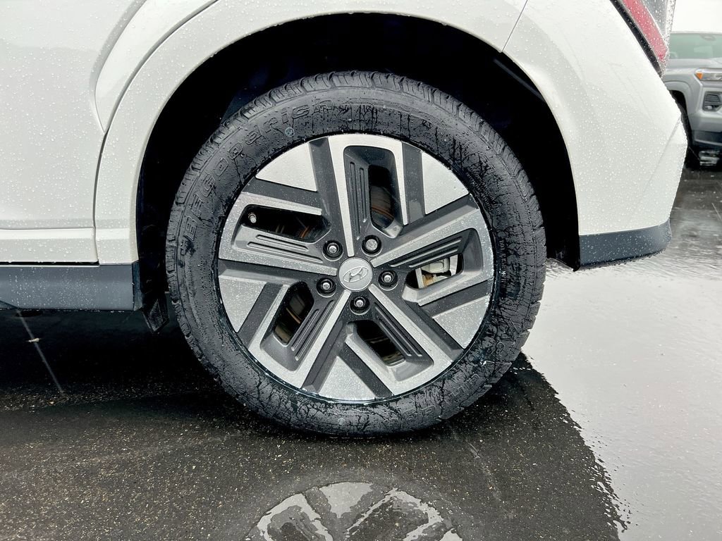 Used 2023 Hyundai Kona SE w/ Cargo Package image 27