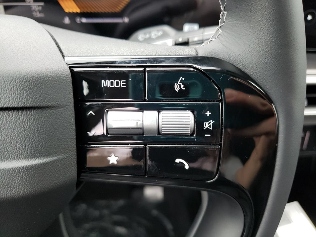 New 2026 Kia Sorento LX FWD image 12