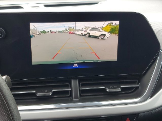 Used 2025 Chevrolet Trax LT FWD image 18