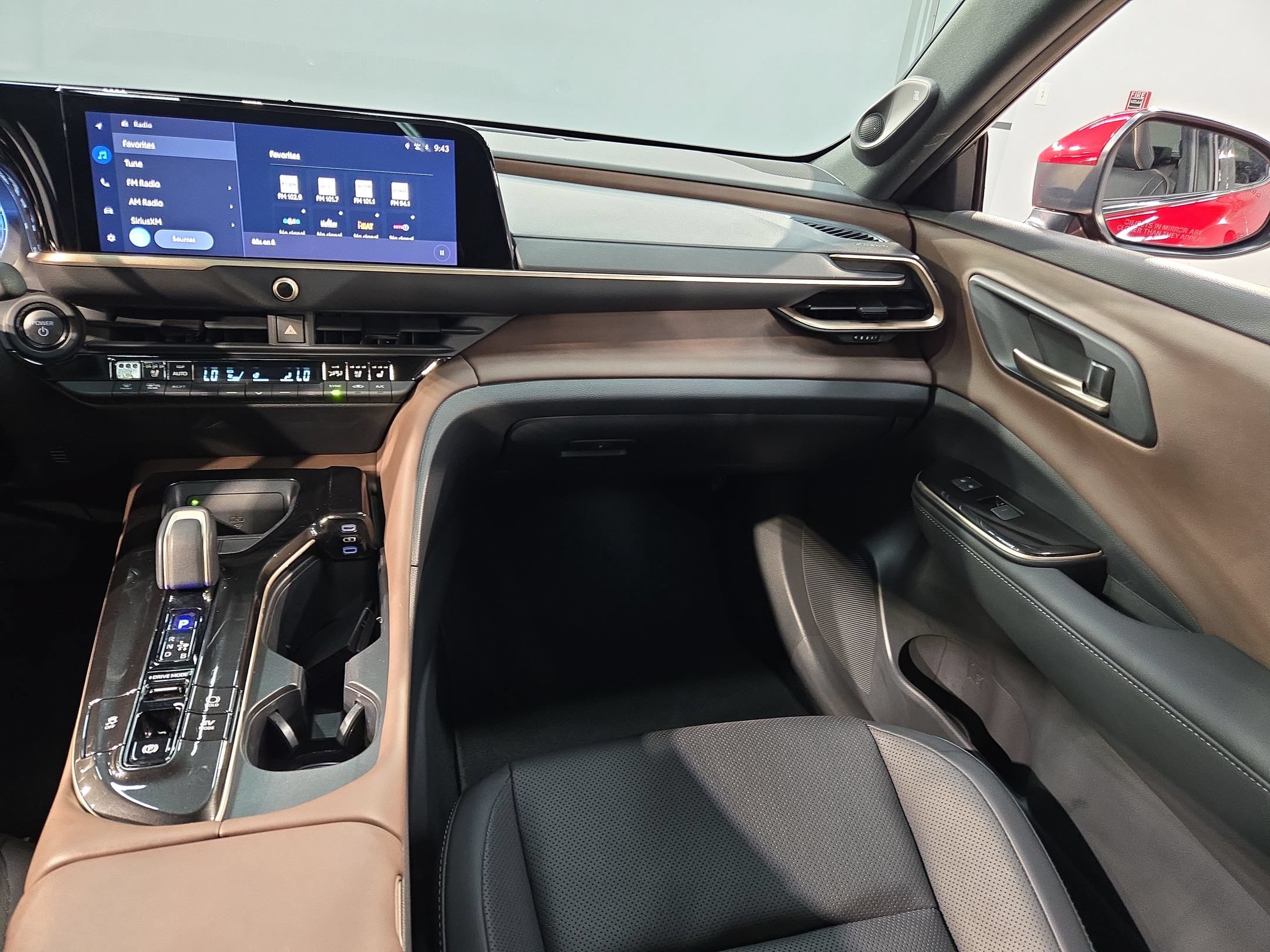 Certified 2024 Toyota Crown AWD/4WD image 11