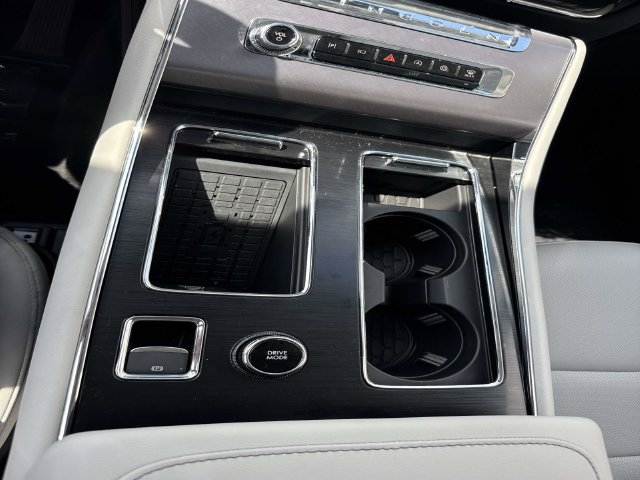 New 2026 Lincoln Aviator 2WD w/ Jet Appearance Package image 22