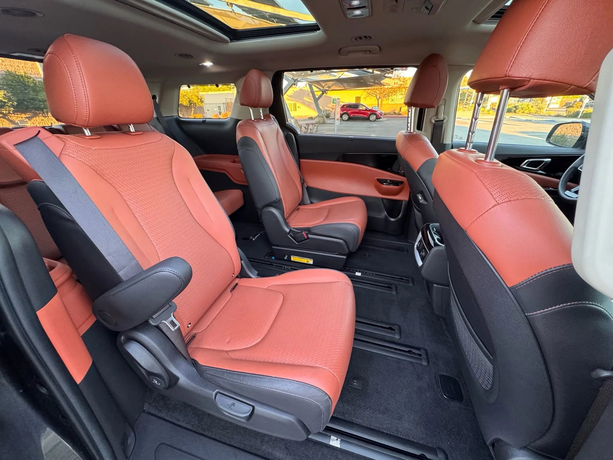 Used 2024 Kia Carnival SX Prestige image 14